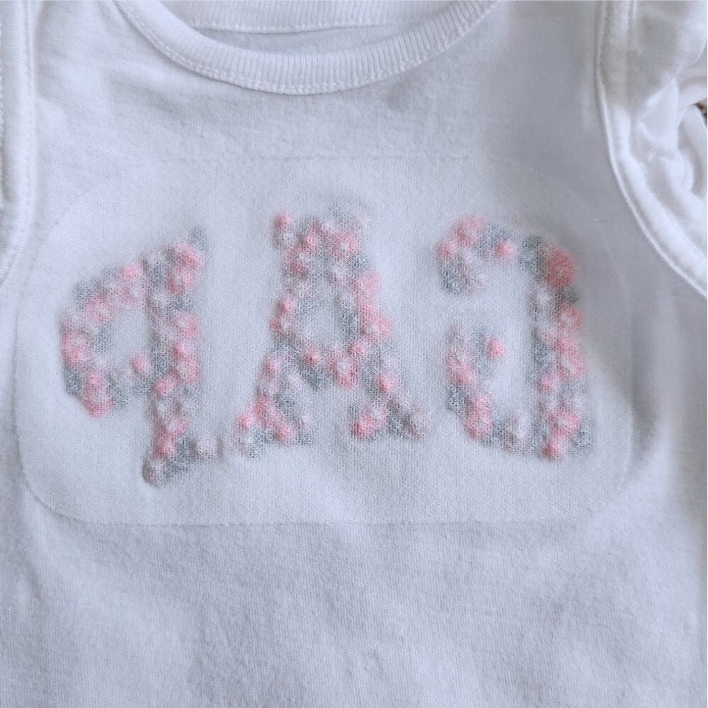 Baby Gap Girls Embroidered Logo Bodysuit 100% Organic Cotton Newborn - 3 Months - Picture 8 of 10
